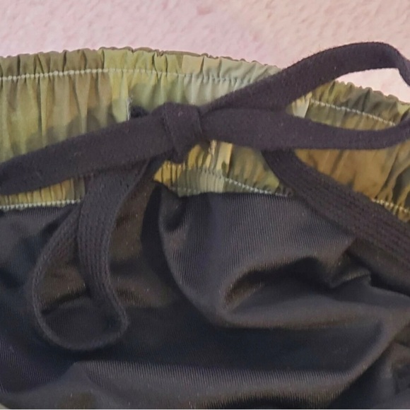 COPY - PINK VICTORIA SECRET Ultimate Running Short - Picture 3 of 4